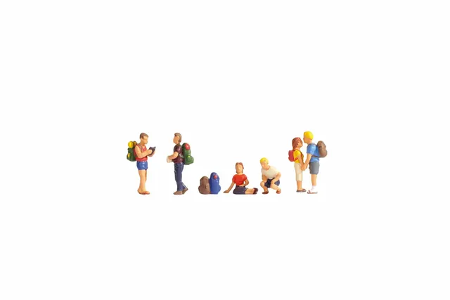 noch-wanderer-figuren-set-h0-1-87-6-handkolorierte-figuren image 1