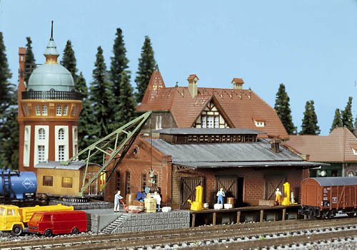 faller-g-terhalle-mit-ladekran-spur-n-bausatz-118-teile-182x98x65mm image 8