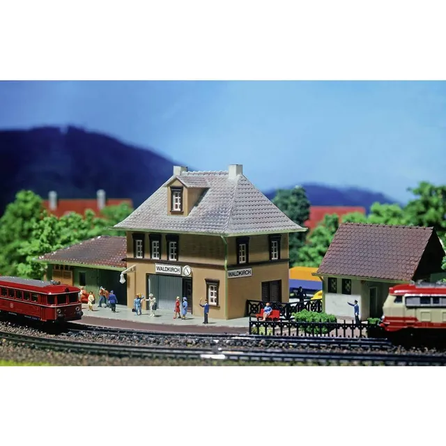 faller-bahnhof-waldkirch-geb-udebausatz-spur-n image 1