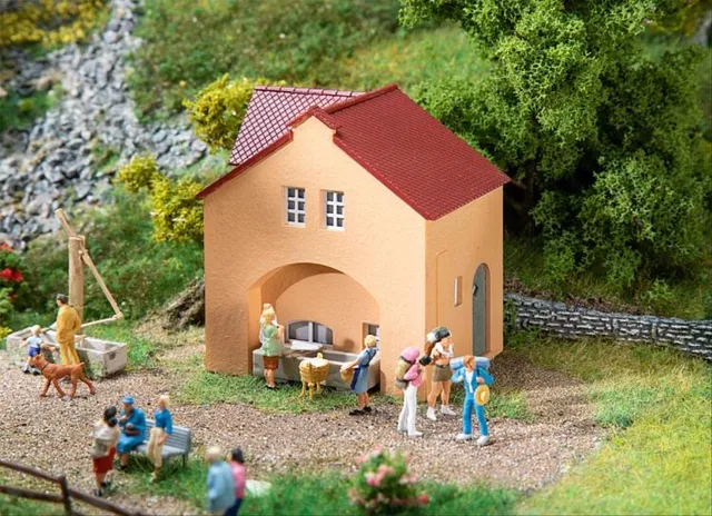 faller-waschhaus-ffentliches-waschhaus-mit-anbau-spur-h0 image 1