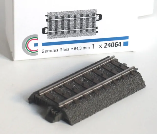 m-rklin-24064-gerades-gleis-64-3-mm-c-gleis-h0 image 1
