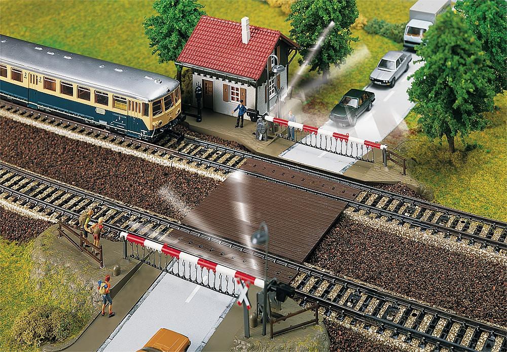 faller-120174-h0-bahn-bergang-mit-schrankenw-rterhaus-bausatz image 3
