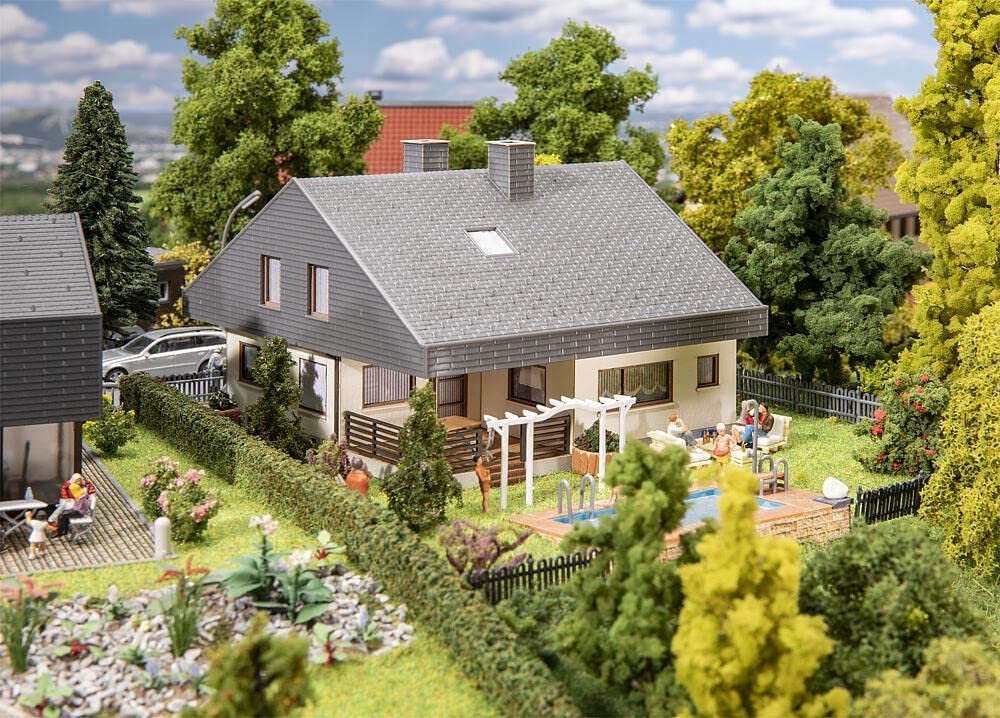 faller-bungalow-mit-plattendach-130644-einfamilienhaus-bausatz image 2