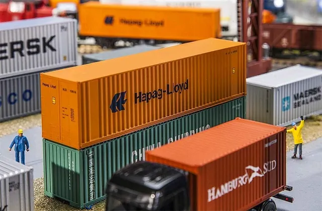 faller-fa-180841-40-hi-cube-container-hapag-lloyd-h0 image 1