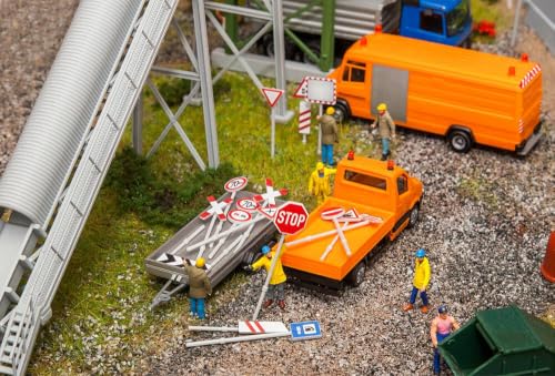 faller-180534-verkehrsschilder-set-zubeh-r-wei image 4