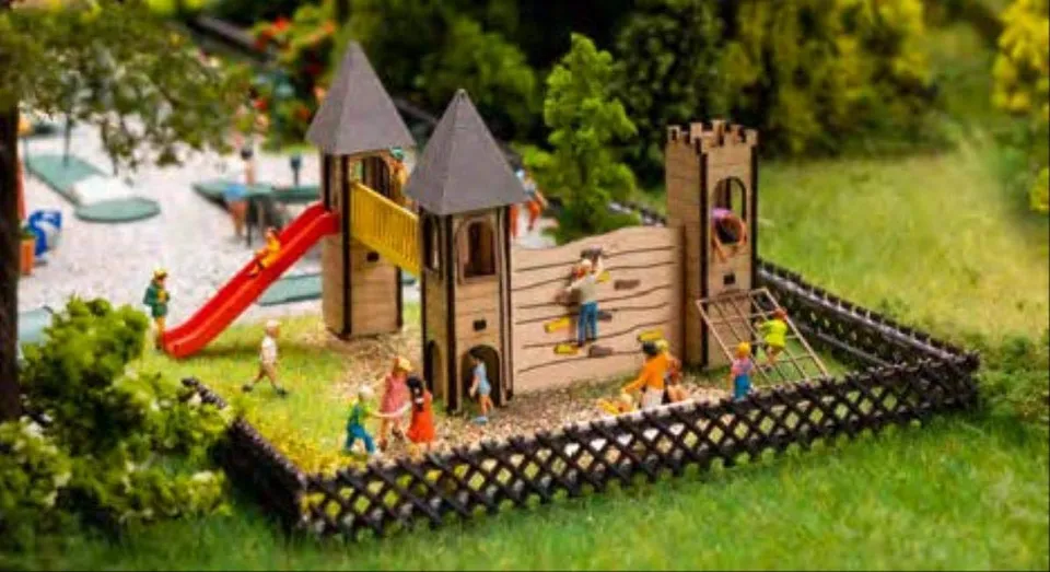 faller-spielplatz-h0-lasercut-mini-mit-spielt-rmen-und-rutsche image 1