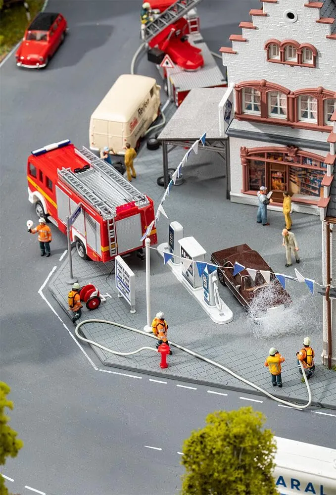 faller-feuerwehrkr-fte-epoche-vi-set-iii-figuren-spur-h0 image 1