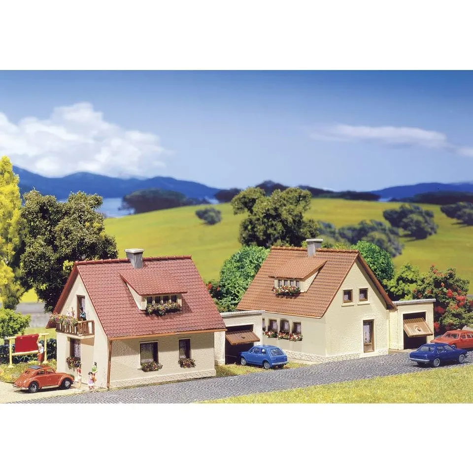 faller-232226-2-einfamilienh-user-mit-garagen-n-bausatz image 1