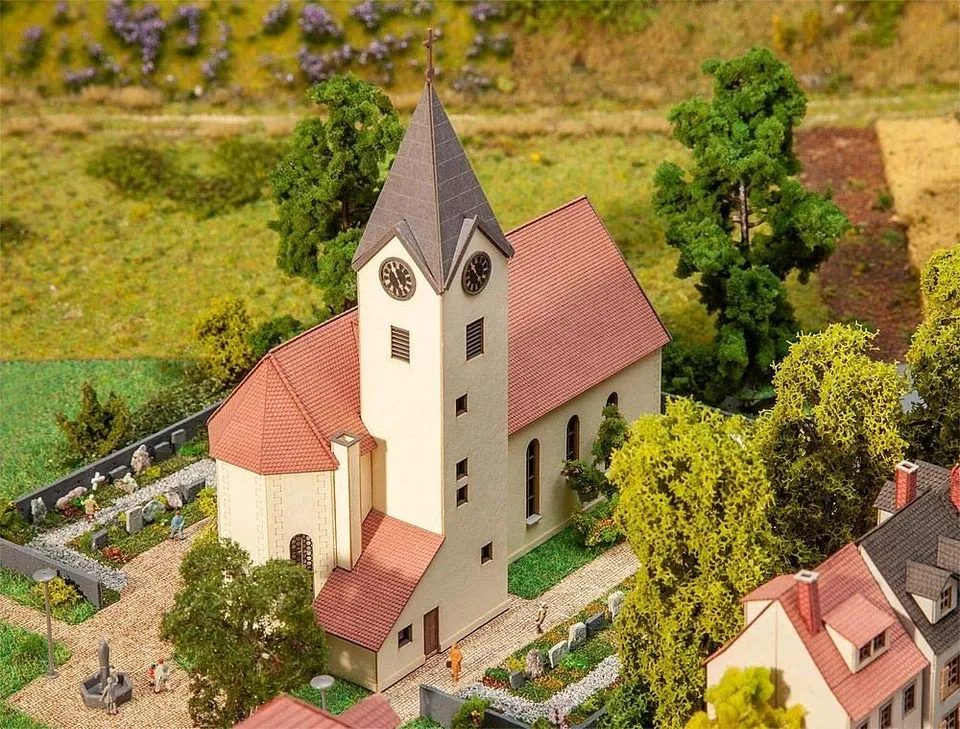 faller-kirche-st-johannes-baptist-modellgeb-ude-kirche-bausatz image 1