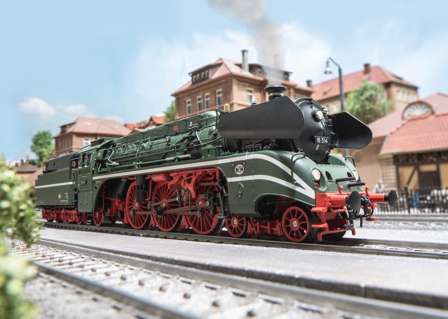 m-rklin-39029-dampflokomotive-br-18-3-epoche-iii-h0-mfx-rauch image 4
