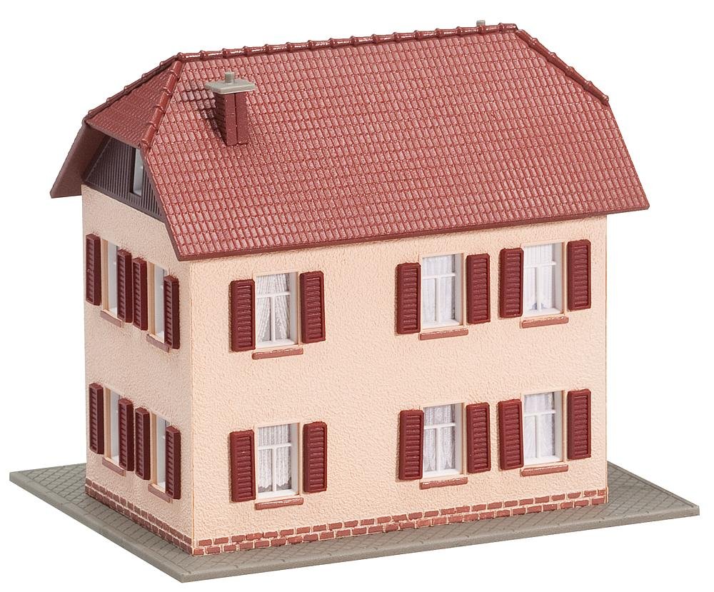 faller-232328-zweist-ckiges-wohnhaus-mit-fensterl-den-spur-n image 2