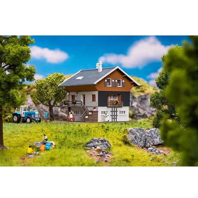 faller-130676-berghaus-mit-garage-spur-h0 image 1