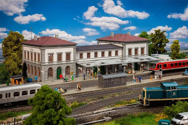 faller-bahnhof-k-nigsfeld-bahnhofsgeb-ude-h0-1-87-epoche-i-limitiert image 1