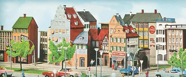 faller-b-924-altstadtblock-geb-ude-set-mit-stadtmauer-h0-epoche-ii image 1