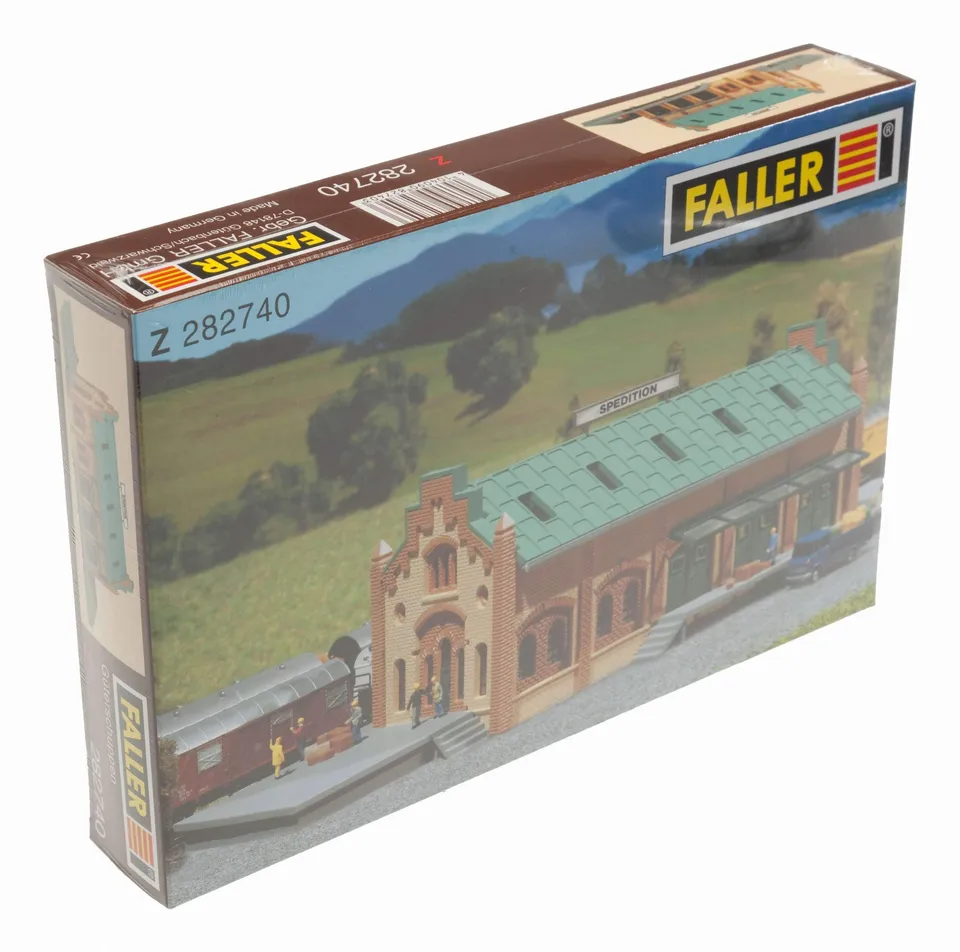 faller-282740-g-terschuppen-mit-rampe-spur-z image 1