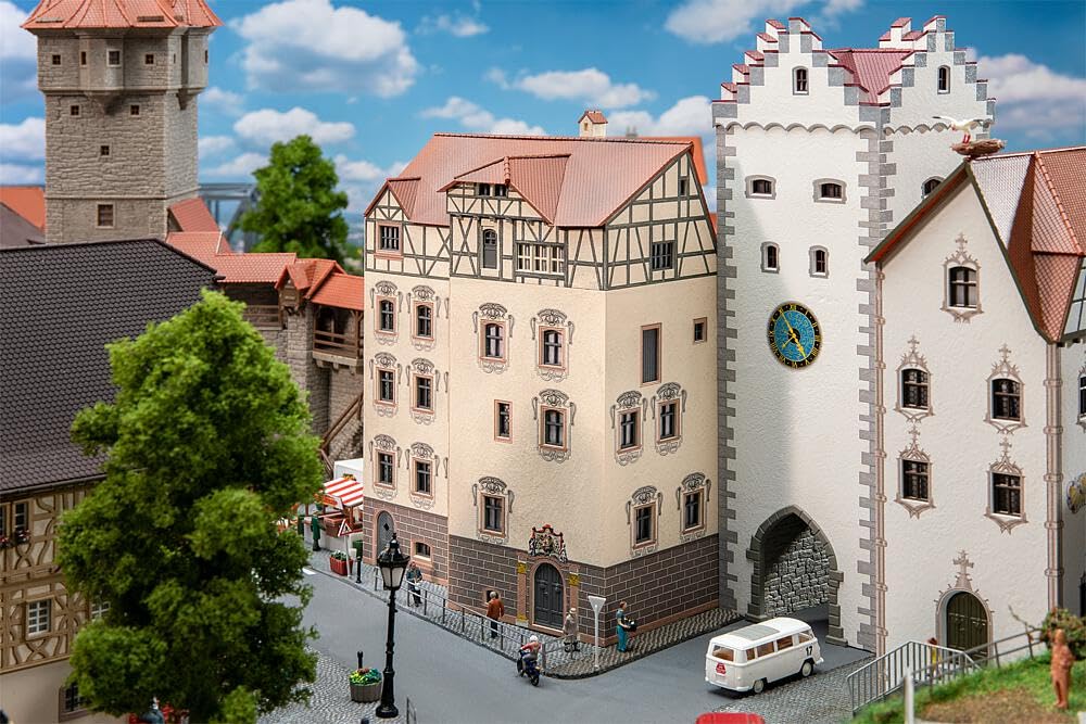 faller-130647-gro-es-stadthaus-spur-h0-modellbausatz image 2