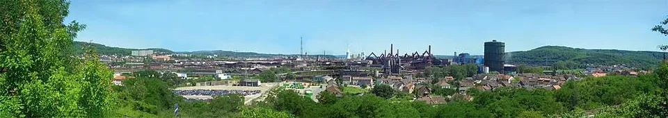 faller-180510-modellhintergrund-industriegebiet-wei-3-teilig image 1