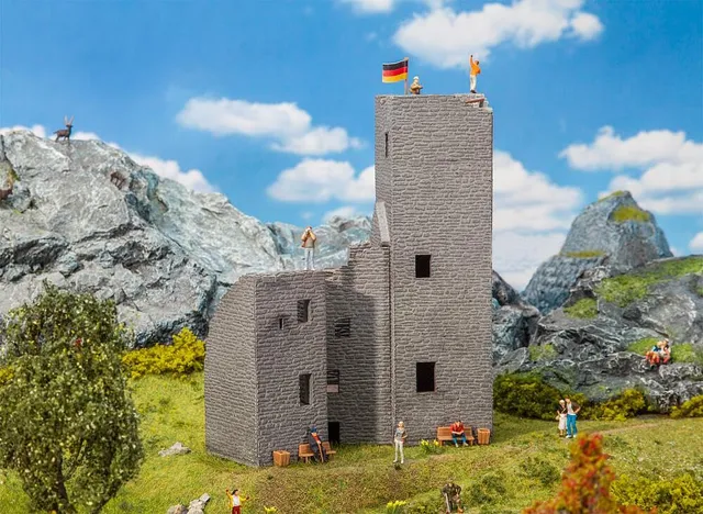 faller-fa130585-burgruine-mit-bergfried-h0-148x92x198-mm image 1