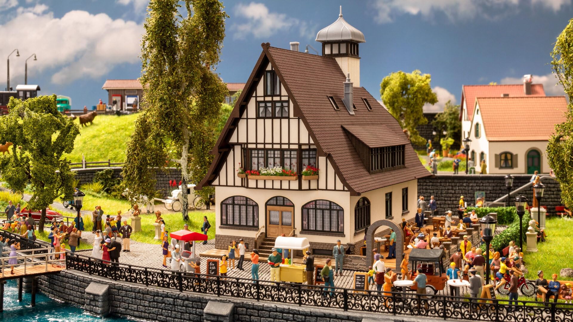 noch-wirtshaus-mit-biergarten-laser-cut-bausatz-spur-h0 image 2