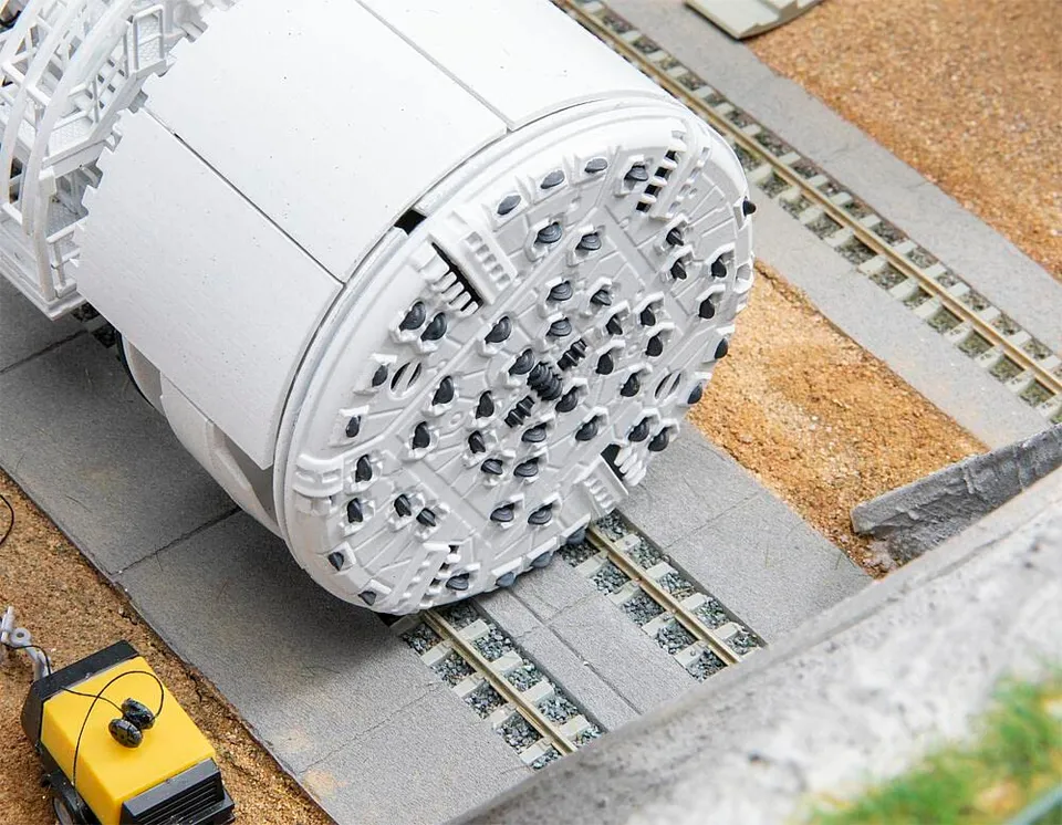faller-180934-bohrschild-gripper-tbm-tunnelbau-modell image 1