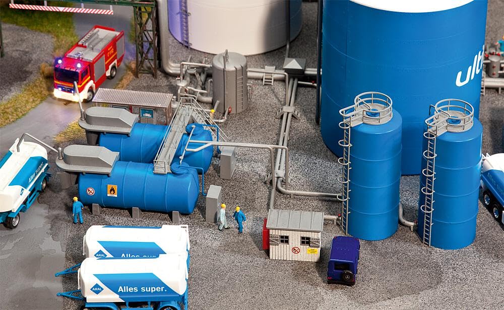 faller-130486-h0-tankanlage-aral-wei-bausatz image 1
