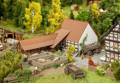 faller-232371-landwirtschaftliches-geb-ude-fachwerkscheune-mit-zubeh-r-spur-n image 8