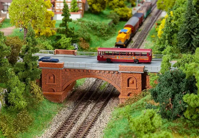faller-bogenbr-cke-eisenbahn-stra-enbr-cke-bausatz-spur-n image 1