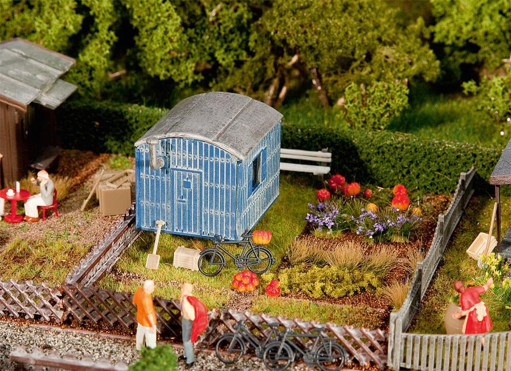 faller-180490-schrebergarten-mit-bauwagen-h0-bausatz image 2