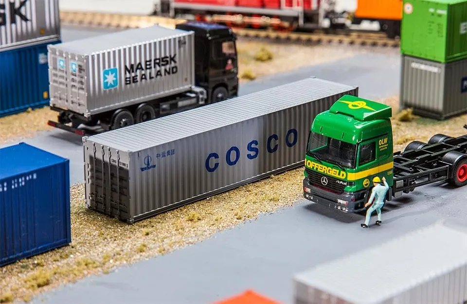 faller-180845-40-container-cosco-epoche-v-fertigmodell-140-mm image 1