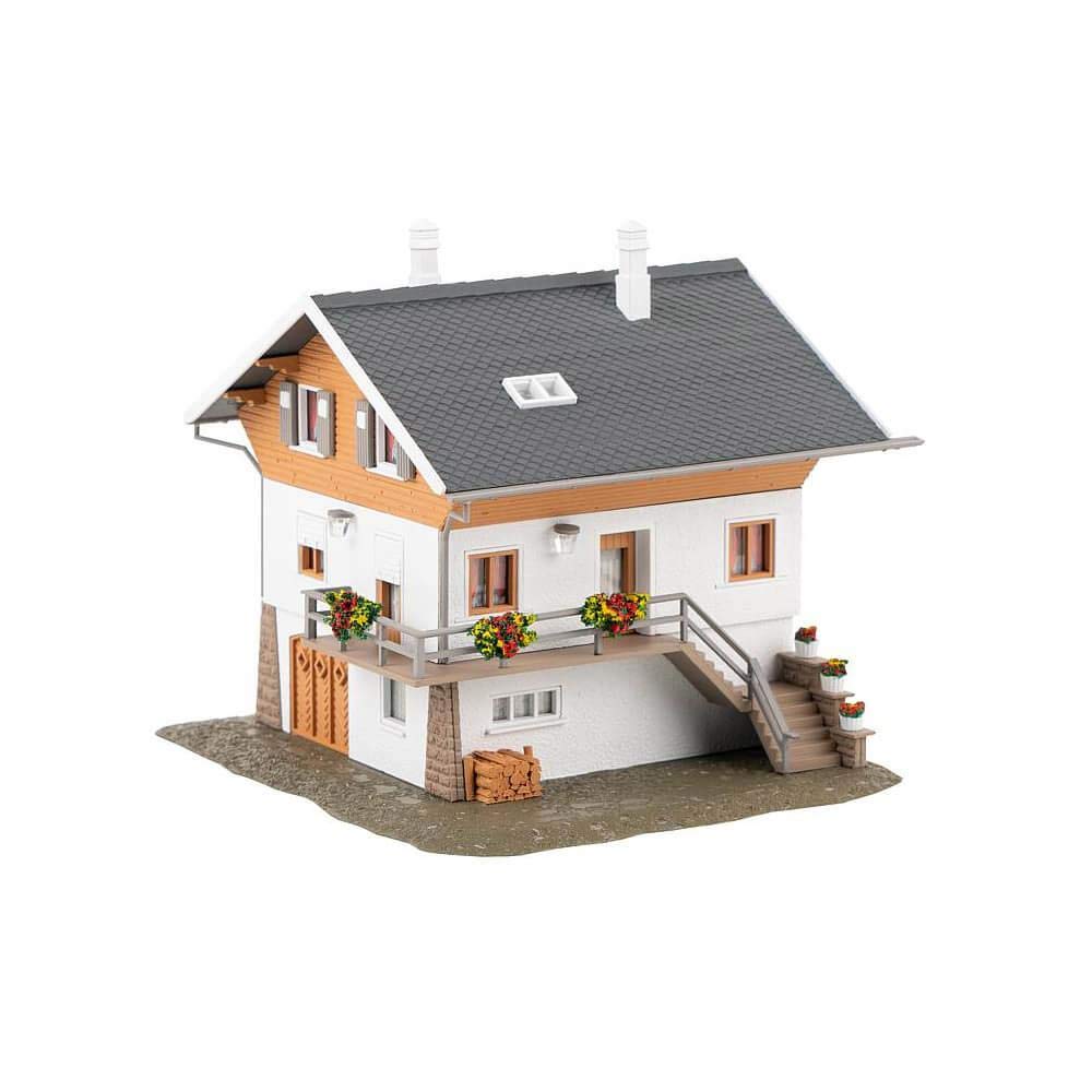 faller-130676-berghaus-mit-garage-spur-h0 image 2