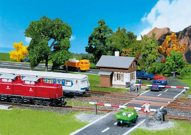 faller-222174-bahn-bergang-mit-w-rterhaus-spur-n image 1